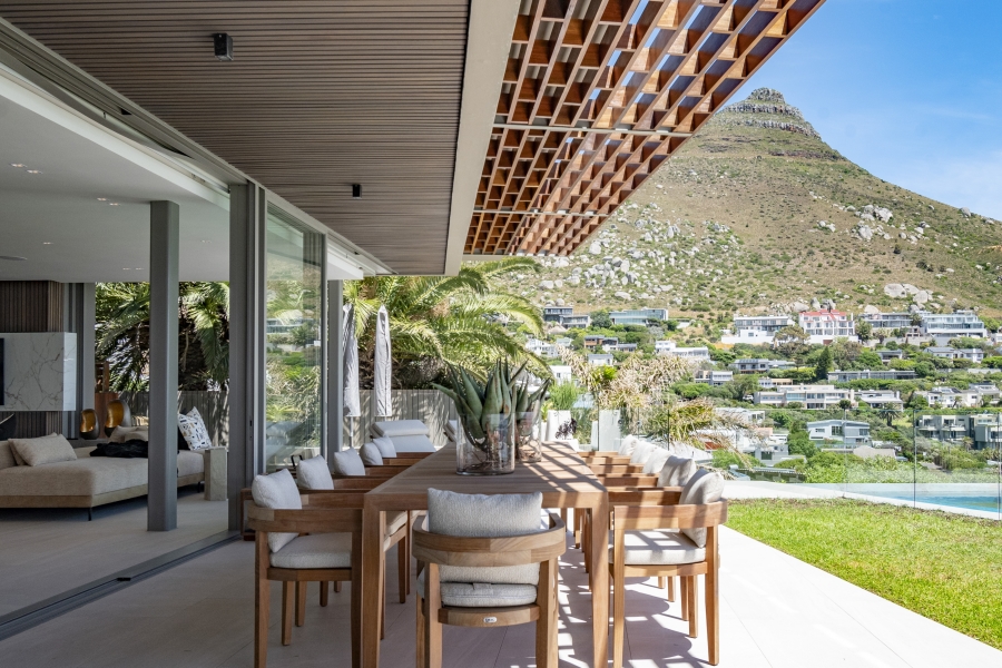 6 Bedroom Property for Sale in Llandudno Western Cape